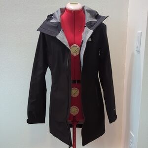 The North Face Black Ski & Snow Jacket with Hood and Tailored Fit